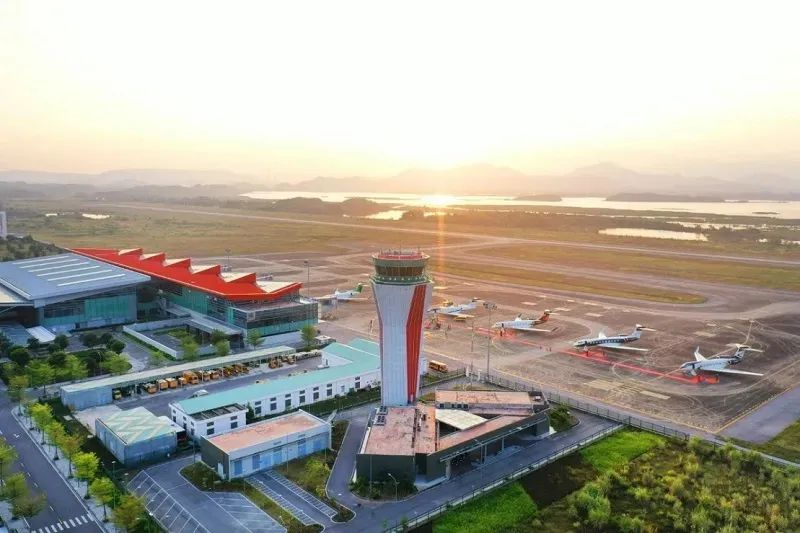 Sân bay quốc tế Vân Đồn do nhà đầu tư tư nhân xây dựng tại tỉnh Quảng Ninh. Ảnh: Tuổi Trẻ Sân bay quốc tế Vân Đồn do nhà đầu tư tư nhân xây dựng tại tỉnh Quảng Ninh. Ảnh: Tuổi Trẻ