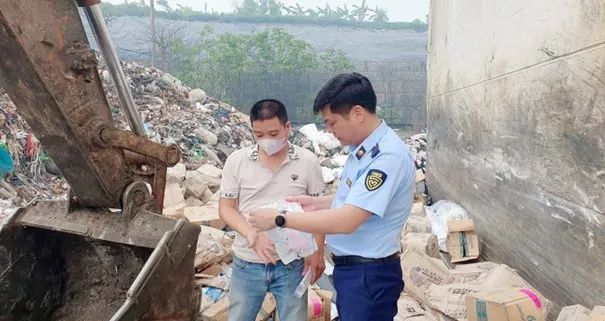 Tiêu hủy các sản phẩm vi phạm Tiêu hủy các sản phẩm vi phạm
