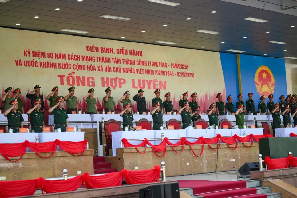 Các đại biểu của 2 bộ Công an và Quốc phòng dự buổi tổng hợp luyện. Ảnh: ĐỖ TRUNG Các đại biểu của 2 bộ Công an và Quốc phòng dự buổi tổng hợp luyện. Ảnh: ĐỖ TRUNG