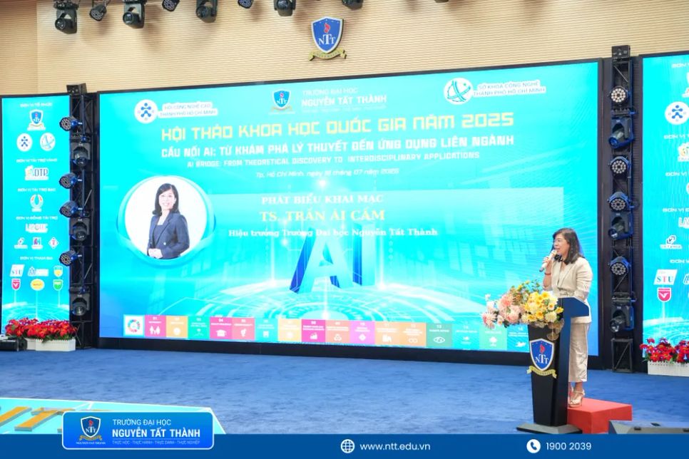 TS. Trần Ái Cầm phát biểu chào mừng hội thảo TS. Trần Ái Cầm phát biểu chào mừng hội thảo