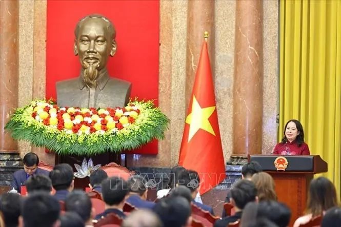 Phó Chủ tịch nước Võ Thị Ánh Xuân gặp mặt đại biểu tham gia Diễn đàn Trí thức trẻ Việt Nam toàn cầu lần thứ VI. Ảnh: TTXVN Phó Chủ tịch nước Võ Thị Ánh Xuân gặp mặt đại biểu tham gia Diễn đàn Trí thức trẻ Việt Nam toàn cầu lần thứ VI. Ảnh: TTXVN