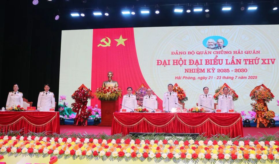 Tiếp tục là chỗ dựa vững chắc cho ngư dân vươn khơi, bám biển Tiếp tục là chỗ dựa vững chắc cho ngư dân vươn khơi, bám biển