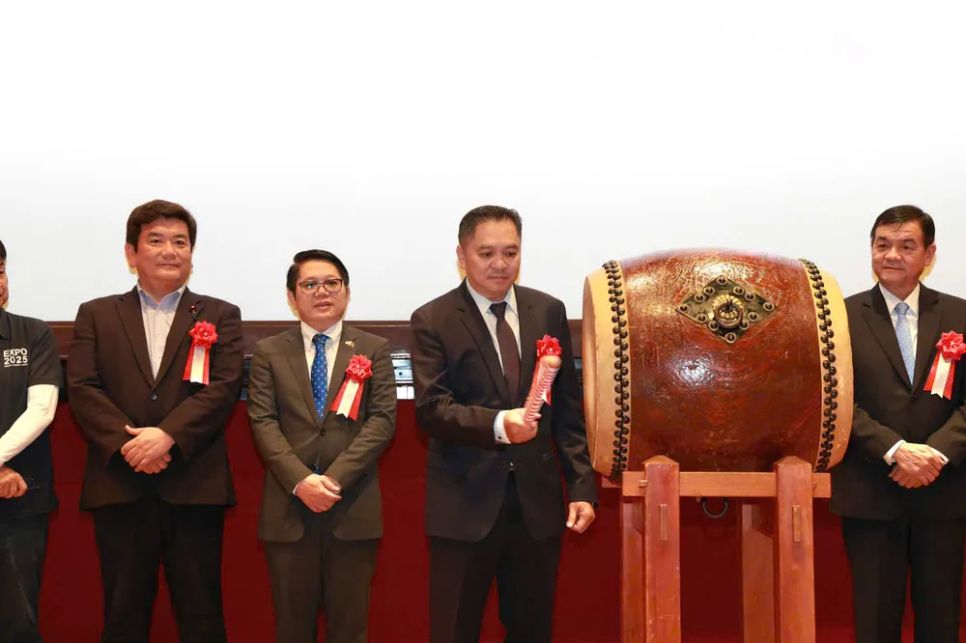 Ông Phạm Huy Bình đánh trống khai mạc Lễ hội Văn hóa Ẩm thực Saigontourist Group 2025 tại Osaka, Nhật Bản. Sự kiện thu hút hơn 100.000 lượt khách tham gia Ông Phạm Huy Bình đánh trống khai mạc Lễ hội Văn hóa Ẩm thực Saigontourist Group 2025 tại Osaka, Nhật Bản. Sự kiện thu hút hơn 100.000 lượt khách tham gia