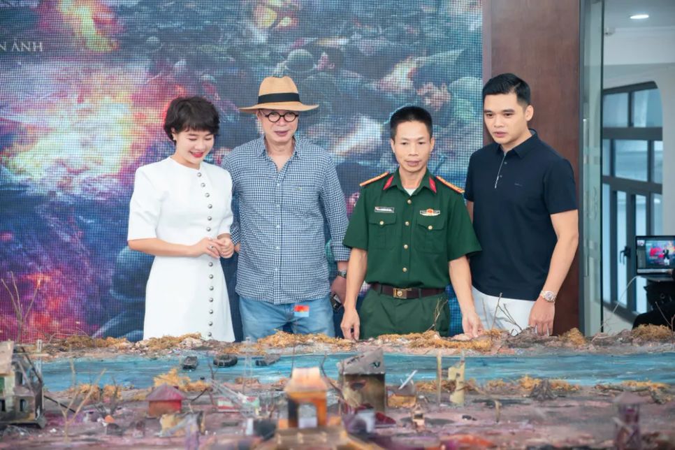 Mô hình sa bàn chiến trường với tỷ lệ 1:72 cùng những hình ảnh hậu trường ghi hình 81 ngày đêm tại Quảng Trị Mô hình sa bàn chiến trường với tỷ lệ 1:72 cùng những hình ảnh hậu trường ghi hình 81 ngày đêm tại Quảng Trị
