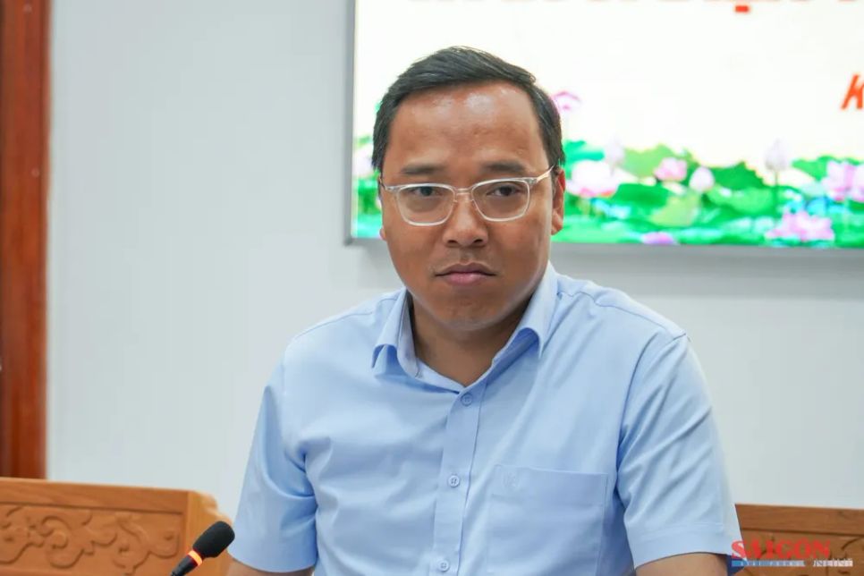 Thứ trưởng Bộ Công thương Nguyễn Hoàng Long phát biểu tại buổi làm việc. Ảnh: HIẾU GIANG