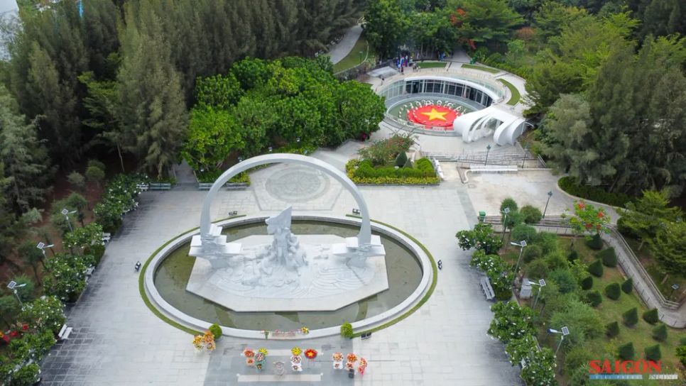 Xúc động trước những kỷ vật của liệt sĩ Gạc Ma Xúc động trước những kỷ vật của liệt sĩ Gạc Ma