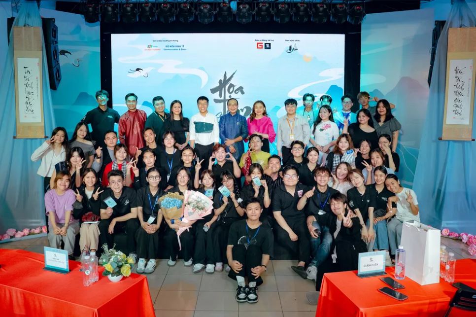 <i>Họa tâm là góc nhìn của những người trẻ về nghệ thuật thư pháp</i> <i>Họa tâm là góc nhìn của những người trẻ về nghệ thuật thư pháp</i>