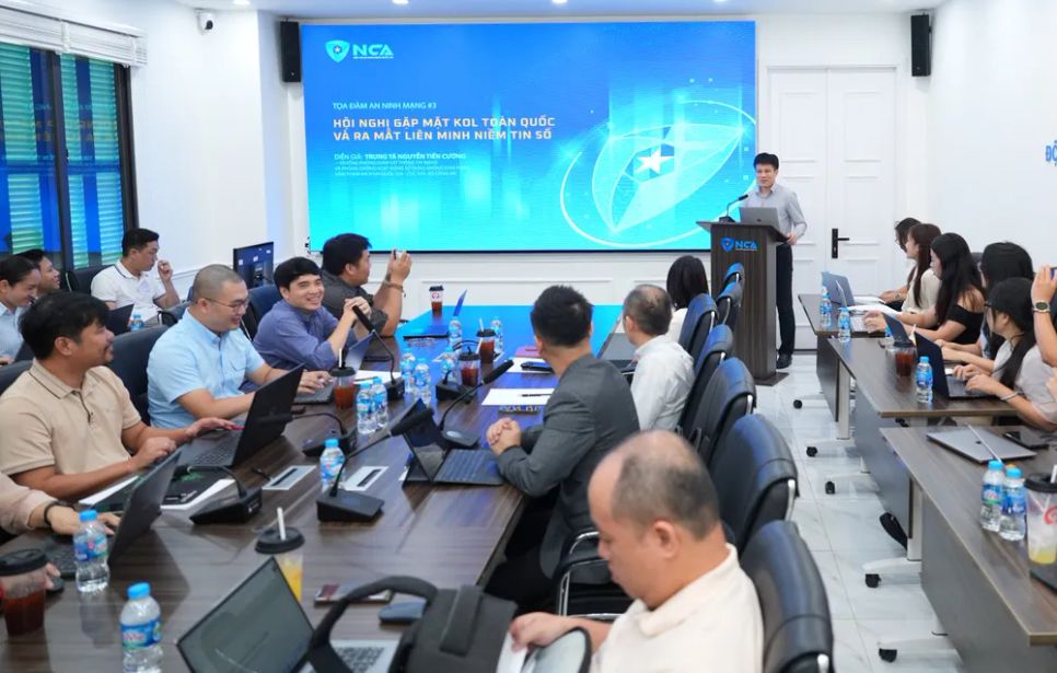 Tọa đàm “Kiến tạo niềm tin số” do Hiệp hội An ninh mạng Quốc gia tổ chức Tọa đàm “Kiến tạo niềm tin số” do Hiệp hội An ninh mạng Quốc gia tổ chức