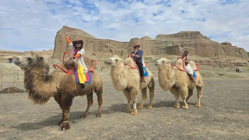 Khách Việt vui chơi, trải nghiệm tại Tân Cương do Lữ hành Saigontourist tổ chức Khách Việt vui chơi, trải nghiệm tại Tân Cương do Lữ hành Saigontourist tổ chức