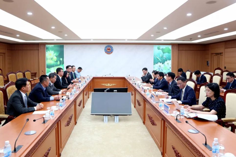 Quang cảnh buổi làm việc Quang cảnh buổi làm việc