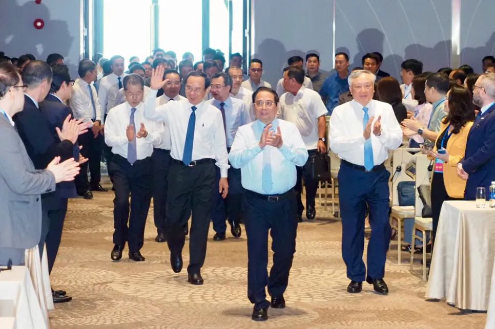 <p> Thủ tướng Phạm Minh Chính và Bí thư Thành ủy TPHCM Nguyễn Văn Nên và các đại biểu tại hội nghị Ảnh: HOÀNG HÙNG </p> <p> Thủ tướng Phạm Minh Chính và Bí thư Thành ủy TPHCM Nguyễn Văn Nên và các đại biểu tại hội nghị Ảnh: HOÀNG HÙNG </p>