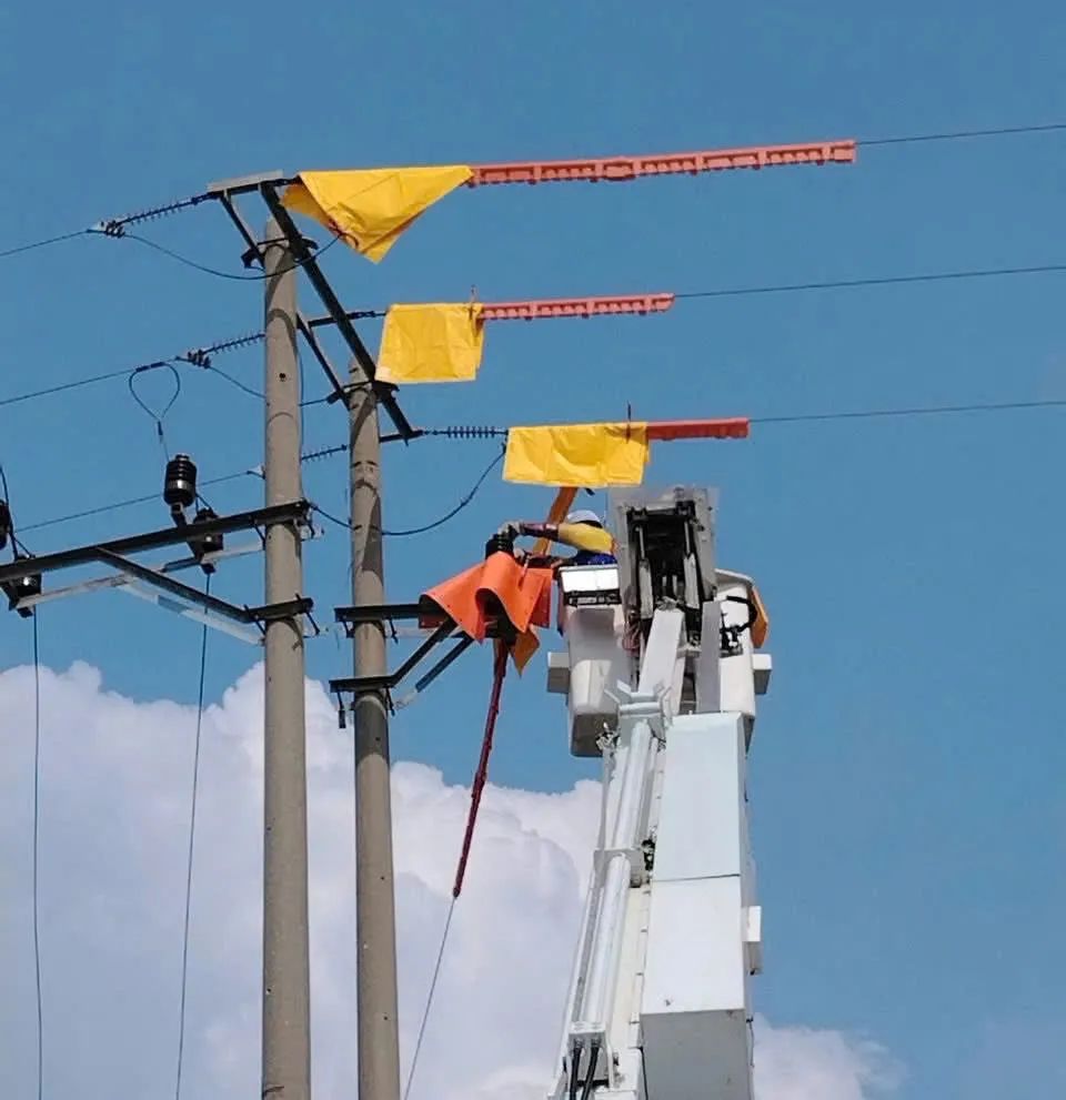 Xử lý sự cố lưới điện do nắng nóng ngày 4-8 Xử lý sự cố lưới điện do nắng nóng ngày 4-8