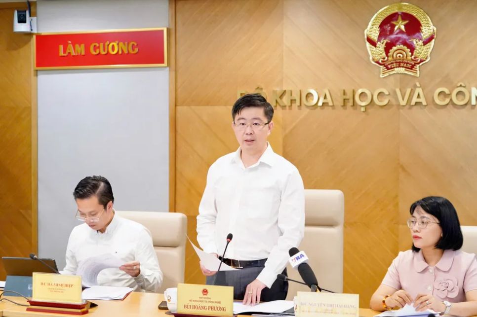 Thứ trưởng Bùi Hoàng Phương phát biểu tại họp báo