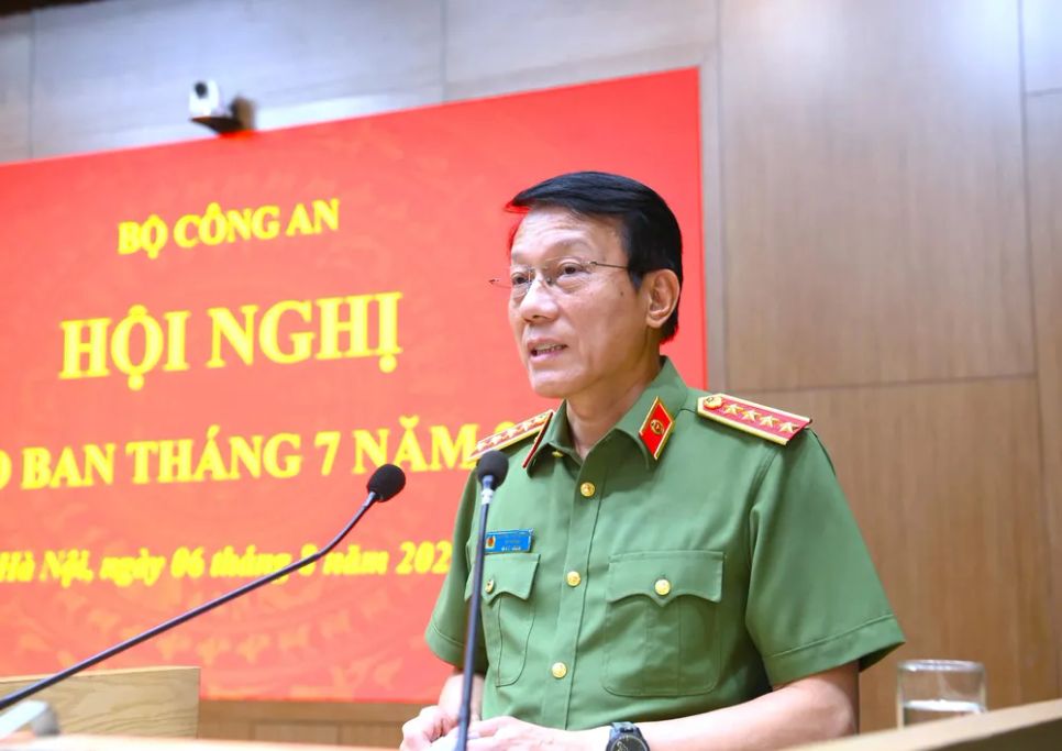 Bộ trưởng Bộ Công an Lương Tam Quang phát biểu chỉ đạo tại hội nghị Bộ trưởng Bộ Công an Lương Tam Quang phát biểu chỉ đạo tại hội nghị