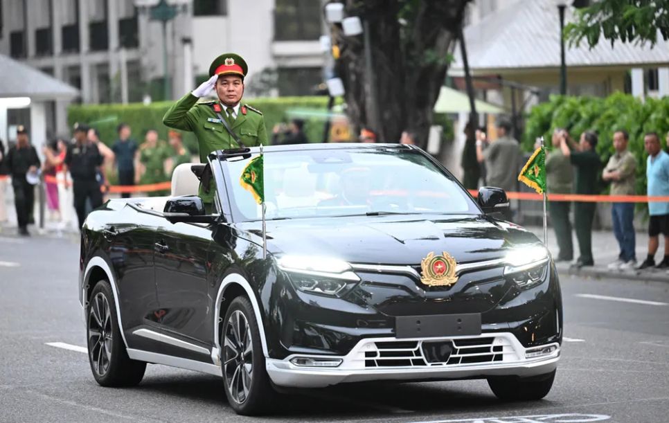 Xe chỉ huy do một lãnh đạo Công an TP Hà Nội phụ trách