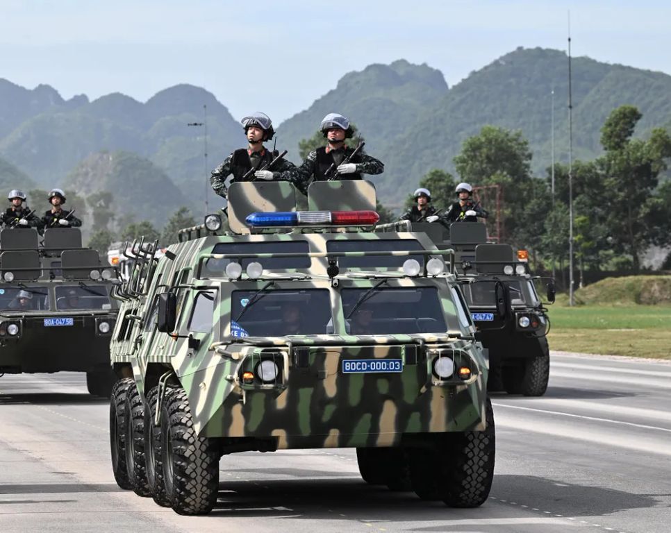 A80 - Bản tráng ca từ thao trường tới biển lớn A80 - Bản tráng ca từ thao trường tới biển lớn