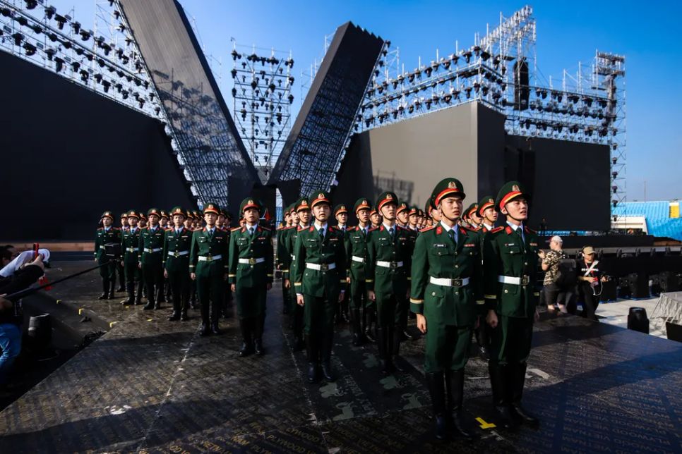 Tái hiện hình ảnh duyệt binh trên Quảng trường Đỏ tại concert Quốc gia 