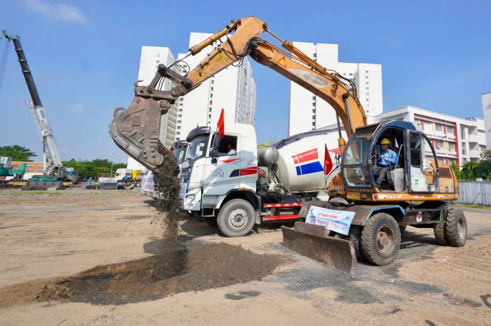 Hiện trường dự án nhà ở xã hội tại số 4 Phan Chu Trinh, phường Bình Thạnh, TPHCM được khởi công. Ảnh: HOÀNG HÙNG Hiện trường dự án nhà ở xã hội tại số 4 Phan Chu Trinh, phường Bình Thạnh, TPHCM được khởi công. Ảnh: HOÀNG HÙNG
