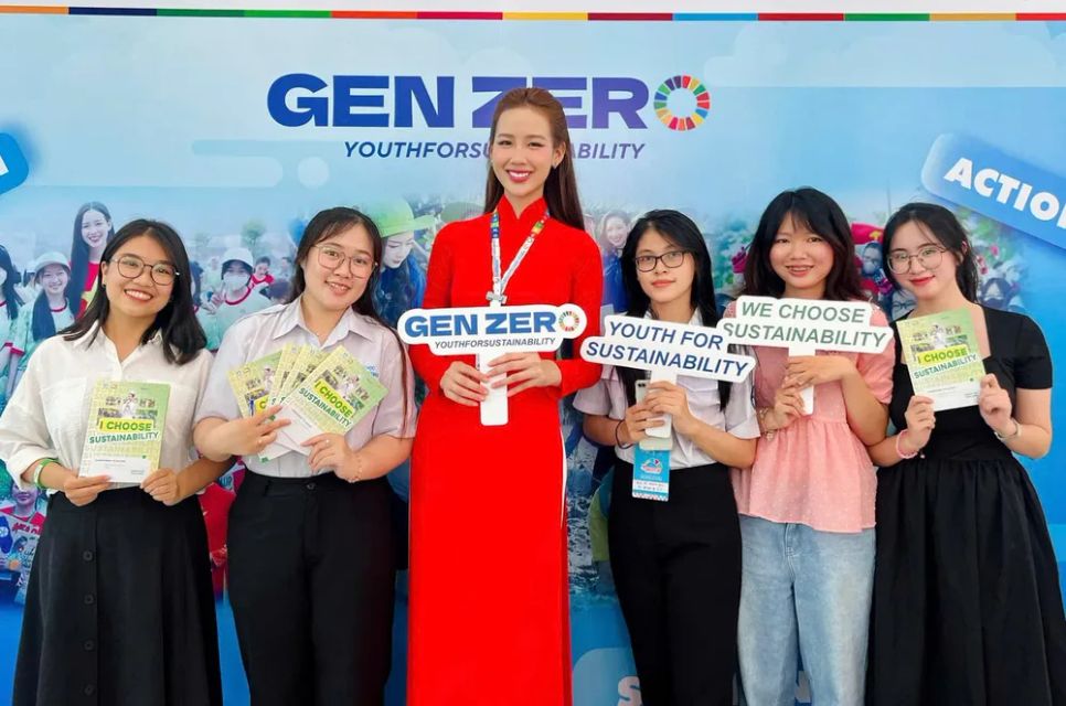 Bảo Ngọc và các bạn trẻ đồng hành trong dự án Bảo Ngọc và các bạn trẻ đồng hành trong dự án