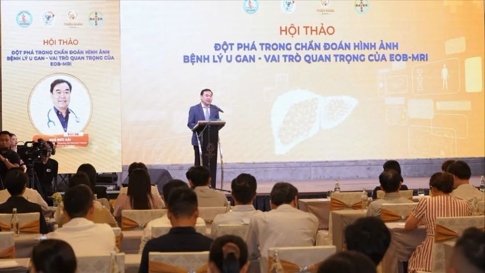 ThS. BS Ngô Đức Hải - Phó Chủ tịch Hội Y học TP Đà Nẵng, Nhà sáng lập, Chủ tịch HĐQT kiêm Tổng Giám đốc Thiện Nhân phát biểu khai mạc hội thảo ThS. BS Ngô Đức Hải - Phó Chủ tịch Hội Y học TP Đà Nẵng, Nhà sáng lập, Chủ tịch HĐQT kiêm Tổng Giám đốc Thiện Nhân phát biểu khai mạc hội thảo