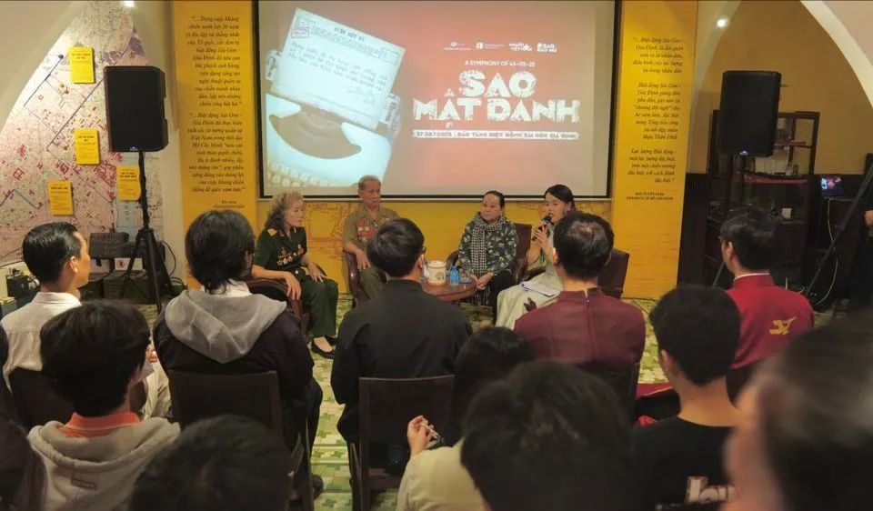 Các bạn trẻ tham dự loạt talkshow tương tác A Symphony of 45-05-25 tại Bảo tàng Biệt động Sài Gòn - Gia Định Các bạn trẻ tham dự loạt talkshow tương tác A Symphony of 45-05-25 tại Bảo tàng Biệt động Sài Gòn - Gia Định
