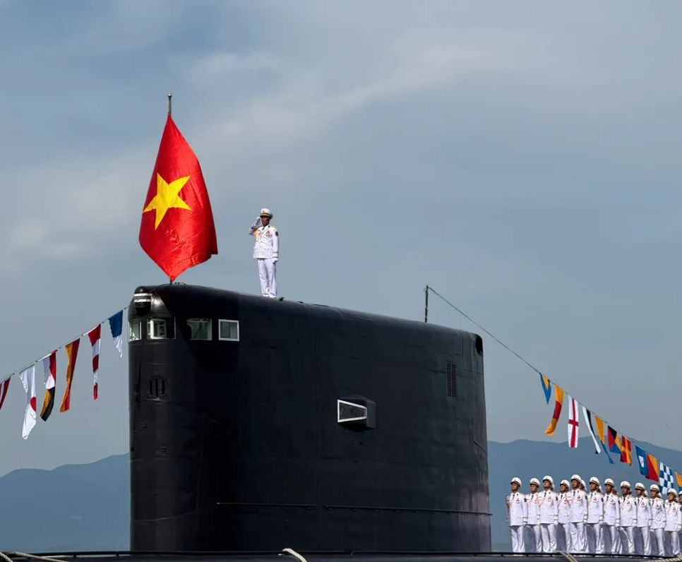 Nghi thức chào cờ trên biển Nghi thức chào cờ trên biển