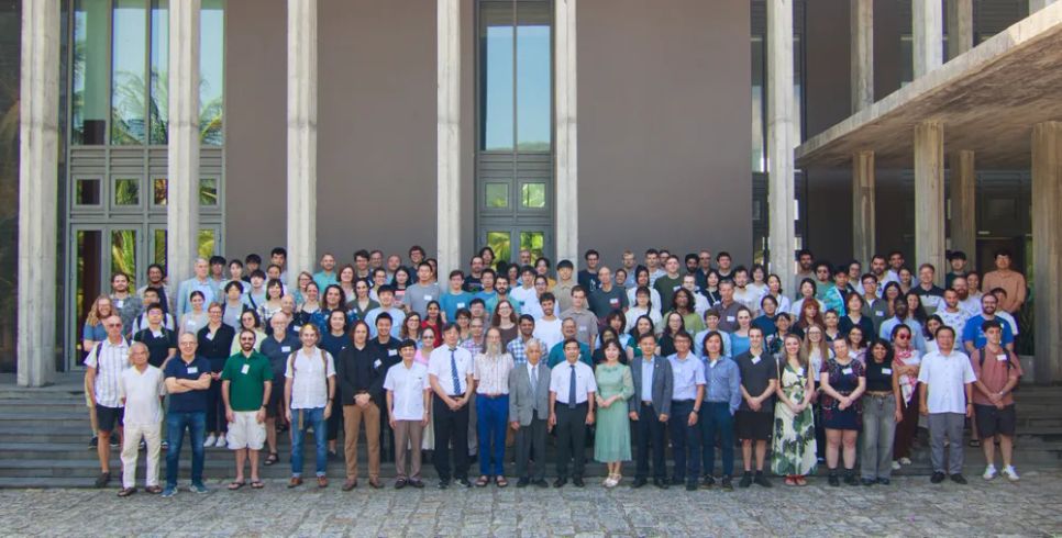 Các nhà khoa học, đại biểu giao lưu bên lề hội nghị Các nhà khoa học, đại biểu giao lưu bên lề hội nghị