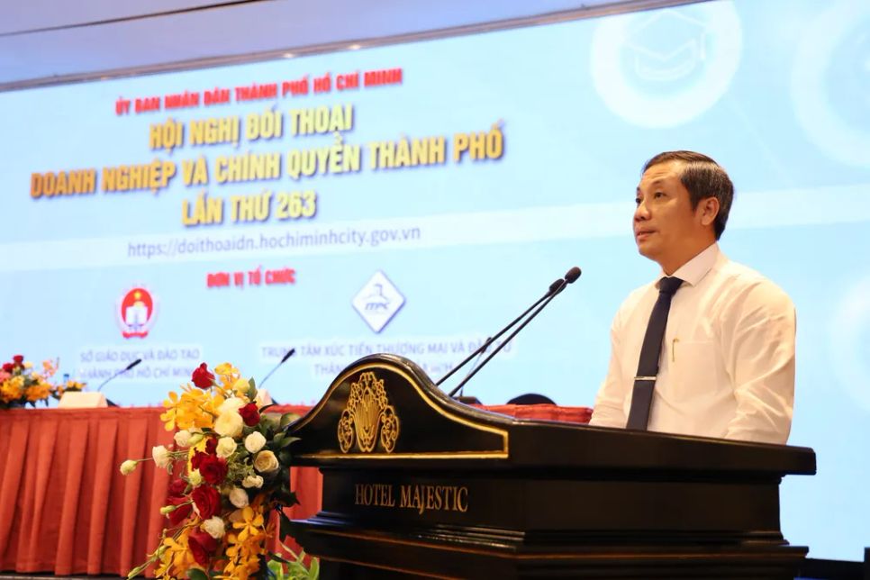 Phó Giám đốc Sở GD-ĐT TPHCM Nguyễn Kế Toại phát biểu tại hội nghị, sáng 15-8 Phó Giám đốc Sở GD-ĐT TPHCM Nguyễn Kế Toại phát biểu tại hội nghị, sáng 15-8