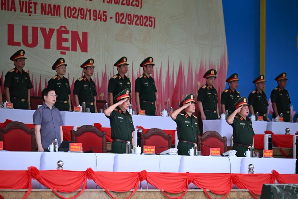 Đại tướng Phan Văn Giang và các đại biểu tại cuộc tổng hợp luyện. Ảnh: ĐỖ TRUNG Đại tướng Phan Văn Giang và các đại biểu tại cuộc tổng hợp luyện. Ảnh: ĐỖ TRUNG
