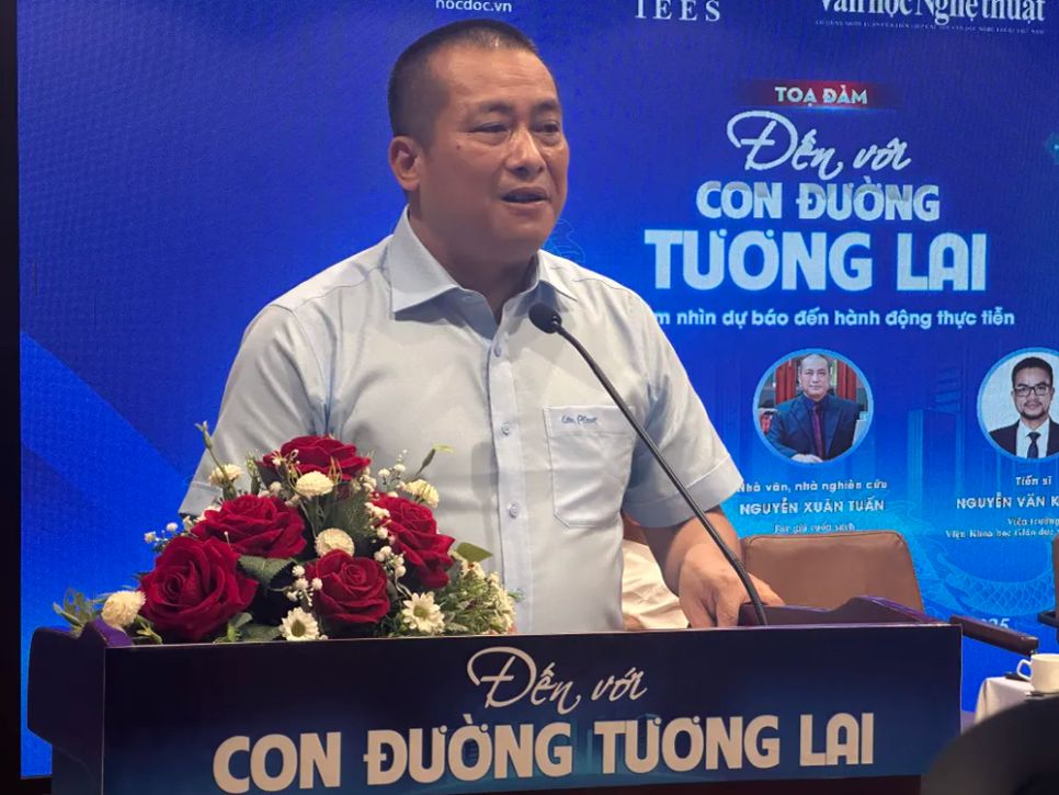 Tác giả - nhà nghiên cứu Nguyễn Xuân Tuấn chia sẻ tại chương trình Tác giả - nhà nghiên cứu Nguyễn Xuân Tuấn chia sẻ tại chương trình