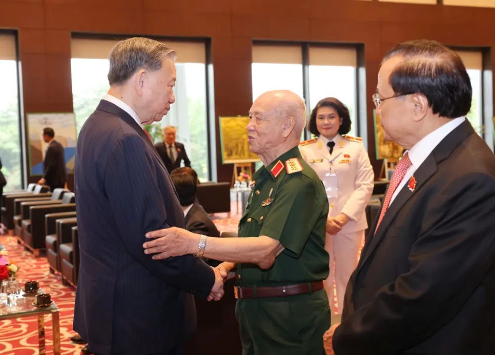 Tổng Bí thư Tô Lâm thăm hỏi nguyên Bộ trưởng Bộ Quốc phòng, Đại tướng Phạm Văn Trà. Ảnh: QUANG PHÚC Tổng Bí thư Tô Lâm thăm hỏi nguyên Bộ trưởng Bộ Quốc phòng, Đại tướng Phạm Văn Trà. Ảnh: QUANG PHÚC