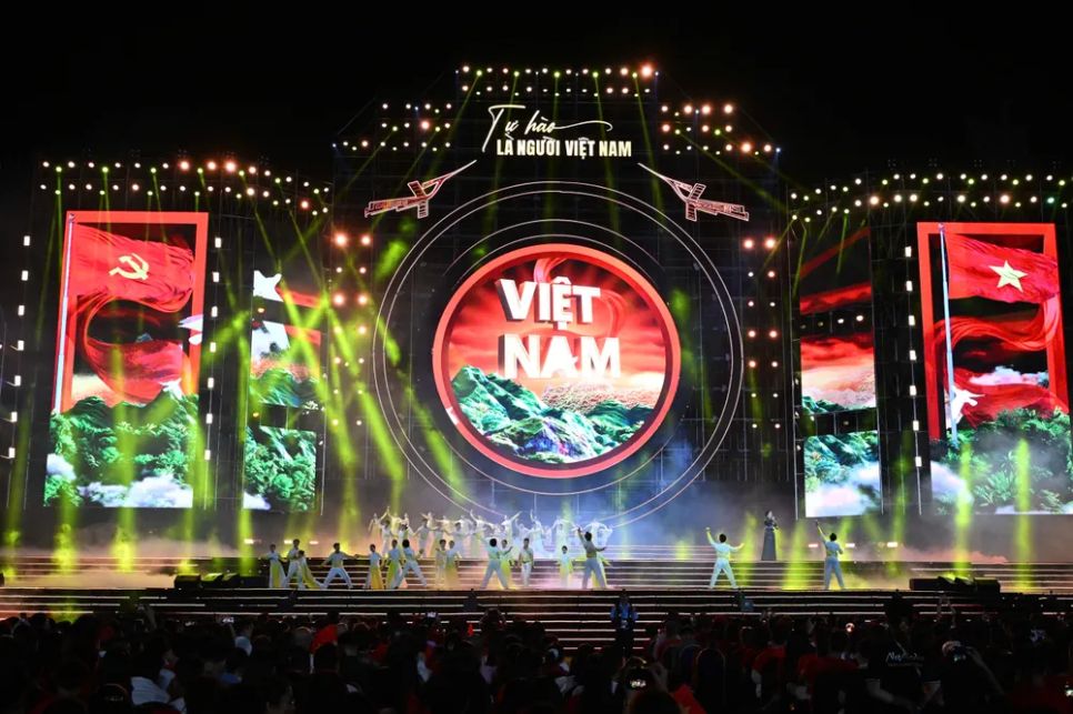 Chương trình nghệ thuật Tự hào là người Việt Nam Chương trình nghệ thuật Tự hào là người Việt Nam
