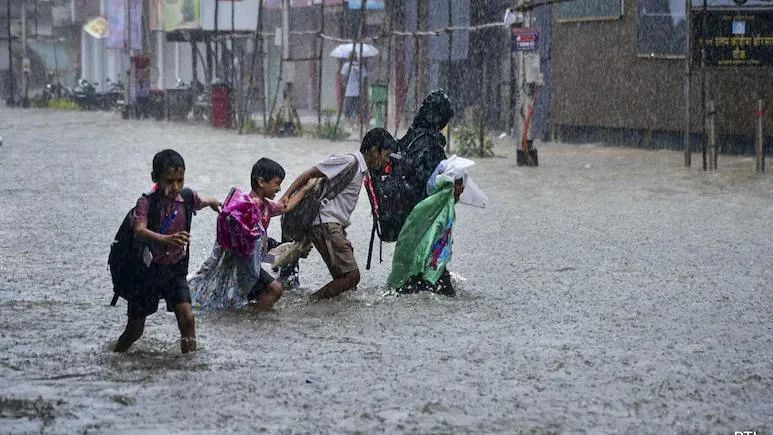 Mưa lớn ở Maharashtra Mumbai. Ảnh: NDTV Mưa lớn ở Maharashtra Mumbai. Ảnh: NDTV