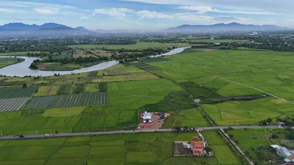 Khu vực xây dựng dự án Trường phổ thông nội trú, bán trú Tiểu học và Trung học cơ sở Tây Giang có diện tích 4,1ha. Ảnh: NGUYỄN CƯỜNG Khu vực xây dựng dự án Trường phổ thông nội trú, bán trú Tiểu học và Trung học cơ sở Tây Giang có diện tích 4,1ha. Ảnh: NGUYỄN CƯỜNG