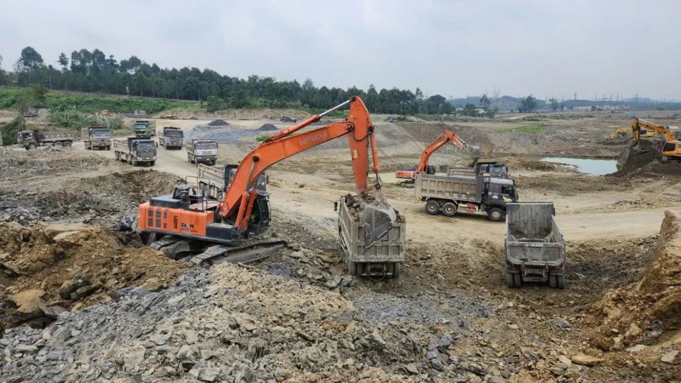 Khởi công xây dựng Nhà máy Thủy điện Trị An (tỉnh Đồng Nai). Ảnh: QUỐC HÙNG