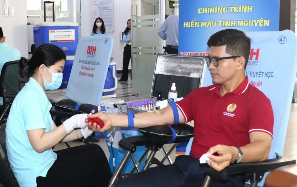 TTPHCM: Lượng máu tiếp nhận giảm mạnh, nguy cơ thiếu cho cấp cứu và điều trị TTPHCM: Lượng máu tiếp nhận giảm mạnh, nguy cơ thiếu cho cấp cứu và điều trị