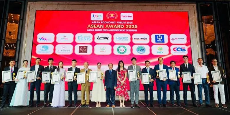 Các doanh nghiệp tiêu biểu được vinh danh trong Diễn đàn kinh tế ASEAN lần thứ 6 với chủ đề 