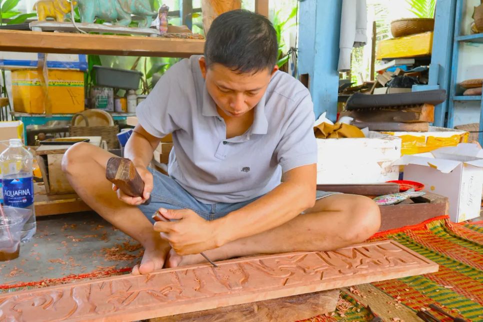 Ấn tượng loạt tác phẩm nghệ thuật được tái chế từ củi lũ ảnh 11 Ấn tượng loạt tác phẩm nghệ thuật được tái chế từ củi lũ ảnh 11