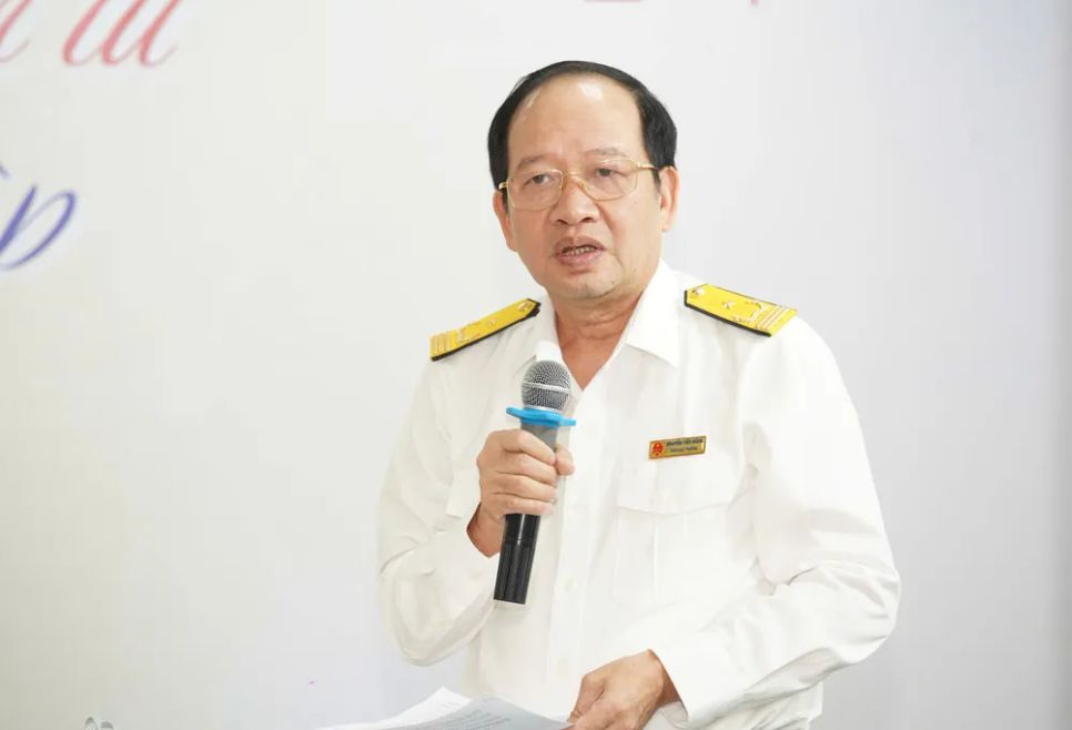 Phó trưởng Thuế TPHCM Nguyễn Tiến Dũng trả lời ý kiến tại tọa đàm