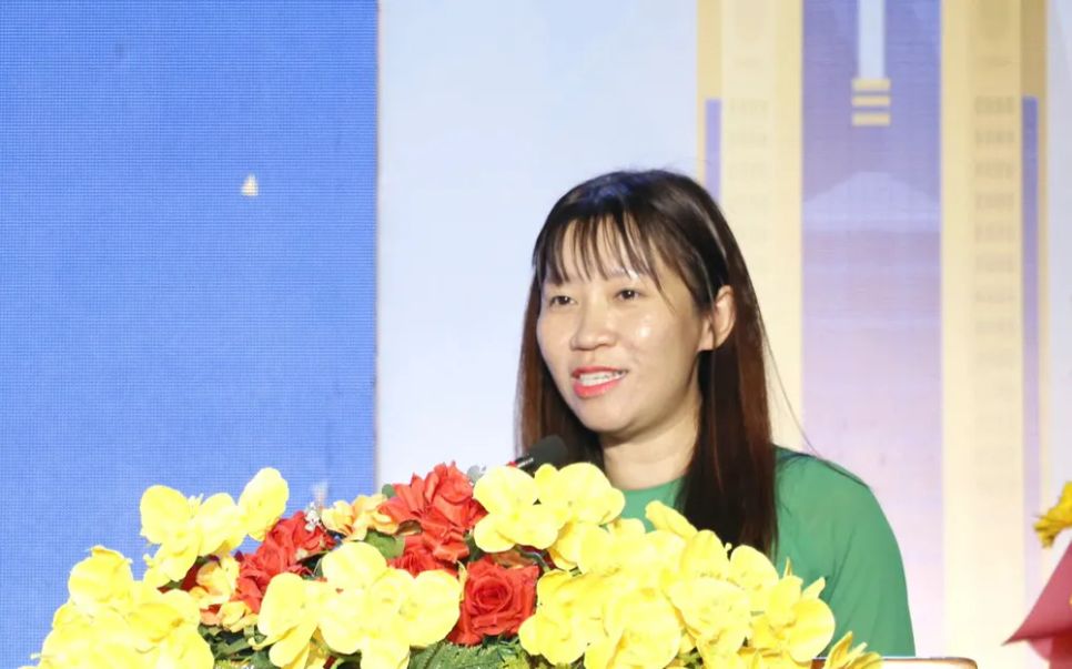 Chủ tịch UBND xã Đông Thạnh Nguyễn Mậu Phương Quỳnh phát biểu tại buổi lễ Chủ tịch UBND xã Đông Thạnh Nguyễn Mậu Phương Quỳnh phát biểu tại buổi lễ