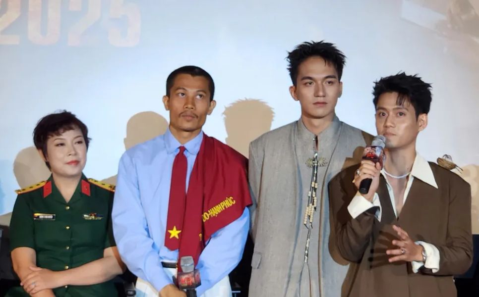<i>Các diễn viên thấy may mắn và tự hào khi được là một phần của bộ phim</i> <i>Các diễn viên thấy may mắn và tự hào khi được là một phần của bộ phim</i>