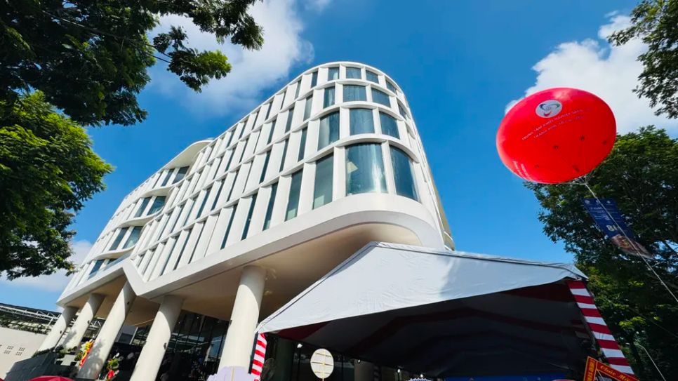 Tòa nhà SiHub tọa lạc tại số 123 Trương Định, phường Xuân Hòa. Ảnh: Đình Dư