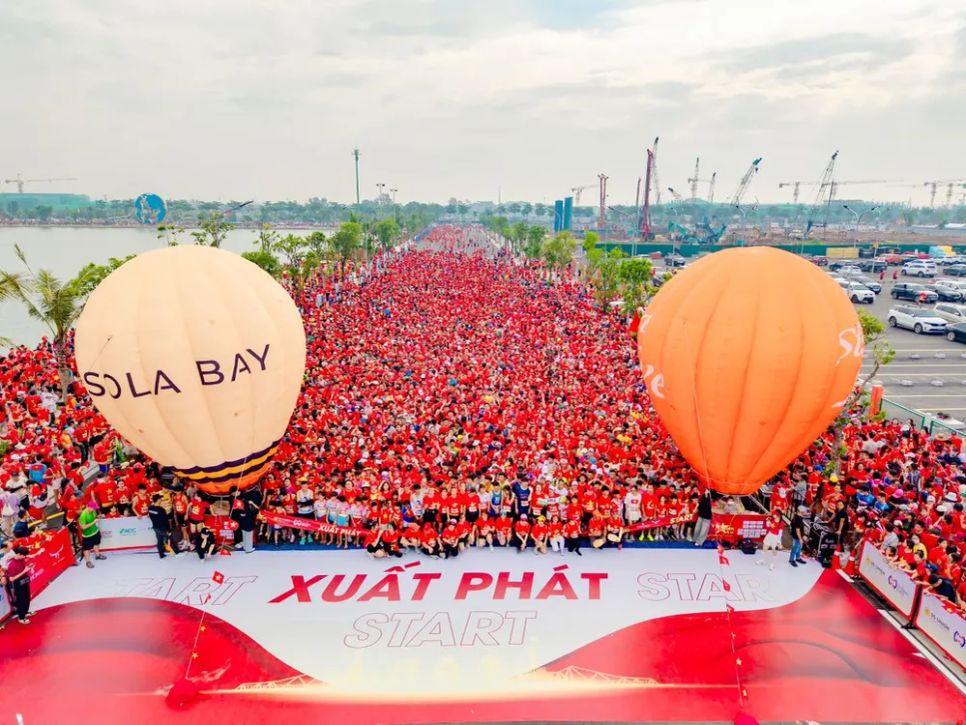 “Việt Nam tôi đó” lập kỷ lục giải chạy có số người mặc áo cờ đỏ sao vàng nhiều nhất Việt Nam “Việt Nam tôi đó” lập kỷ lục giải chạy có số người mặc áo cờ đỏ sao vàng nhiều nhất Việt Nam