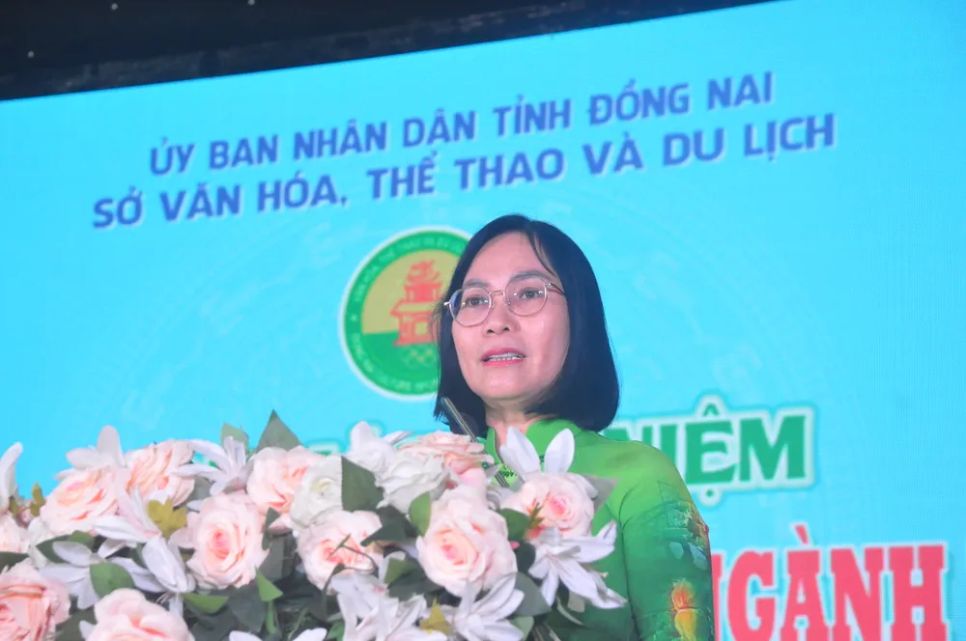 Phó Chủ tịch UBND tỉnh Đồng Nai Nguyễn Thị Hoàng phát biểu tại buổi họp mặt