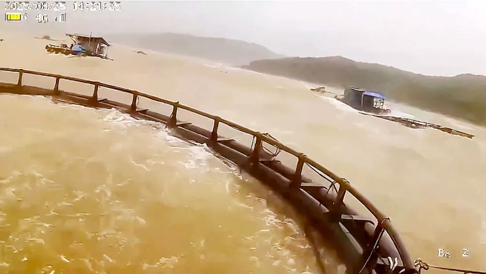 Ứng phó lũ quét và sạt lở sau bão số 5