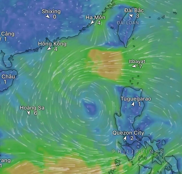 Mô hình của châu Âu dự báo ngày 27-8, áp thấp sẽ vào Biển Đông. Nguồn: WINDY Mô hình của châu Âu dự báo ngày 27-8, áp thấp sẽ vào Biển Đông. Nguồn: WINDY