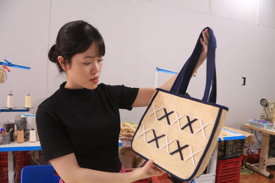 Nhiều sản phẩm độc lạ từ xơ mướp Nhiều sản phẩm độc lạ từ xơ mướp