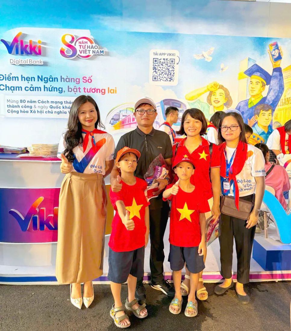 Vikki Bank gửi tặng 1 chỉ vàng tới mỗi khách hàng thứ 1.000 Vikki Bank gửi tặng 1 chỉ vàng tới mỗi khách hàng thứ 1.000