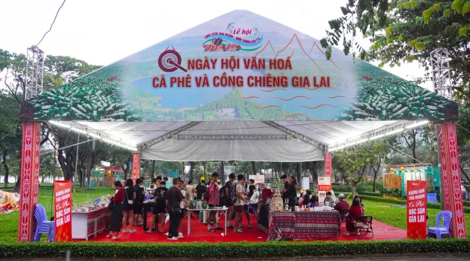 Không gian thưởng thức cà phê Tây Nguyên miễn phí Không gian thưởng thức cà phê Tây Nguyên miễn phí