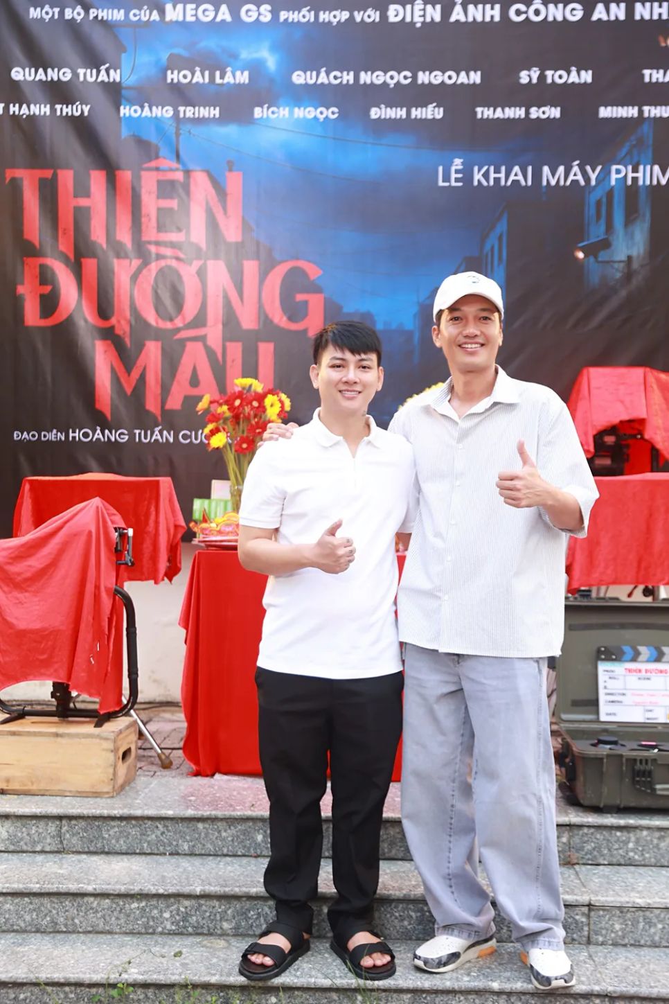 <i>Hoài Lâm - Quang Tuấn, 2 trong số các diễn viên của phim </i>Thiên đường máu<i>. Ảnh: ĐPCC</i> <i>Hoài Lâm - Quang Tuấn, 2 trong số các diễn viên của phim </i>Thiên đường máu<i>. Ảnh: ĐPCC</i>